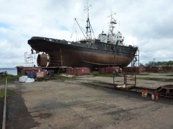 The sea tugboat "Ivan Plyusnin" and the floating dock on the SLIP were hoisted